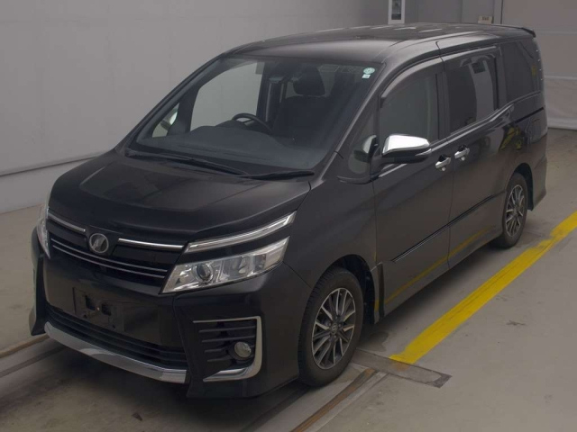 TOYOTA VOXY 2016