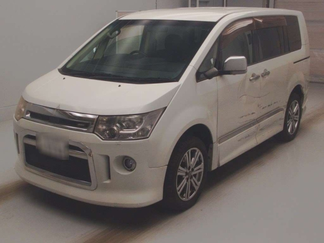 MITSUBISHI DELICA D5 2008