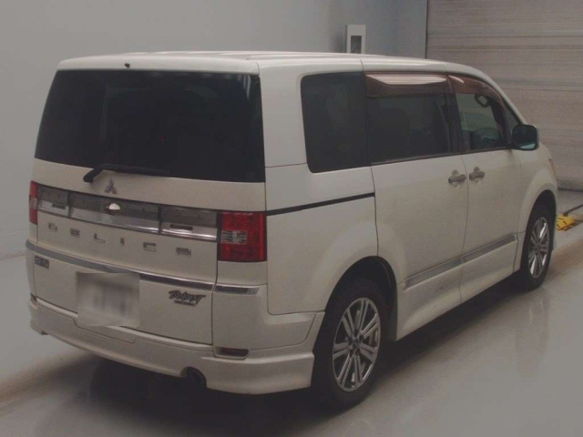 MITSUBISHI DELICA D5 2008