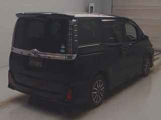 TOYOTA VOXY 2014