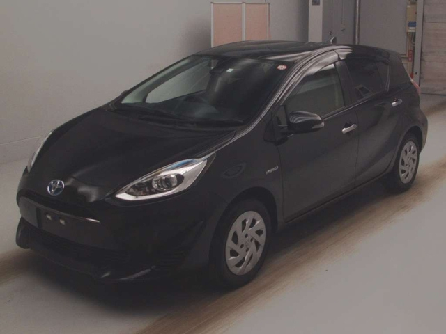 TOYOTA AQUA 2018