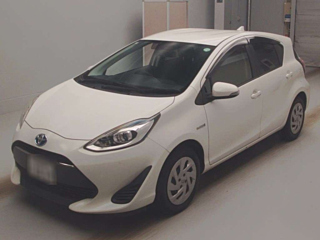 TOYOTA AQUA 2017