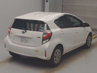 TOYOTA AQUA 2017