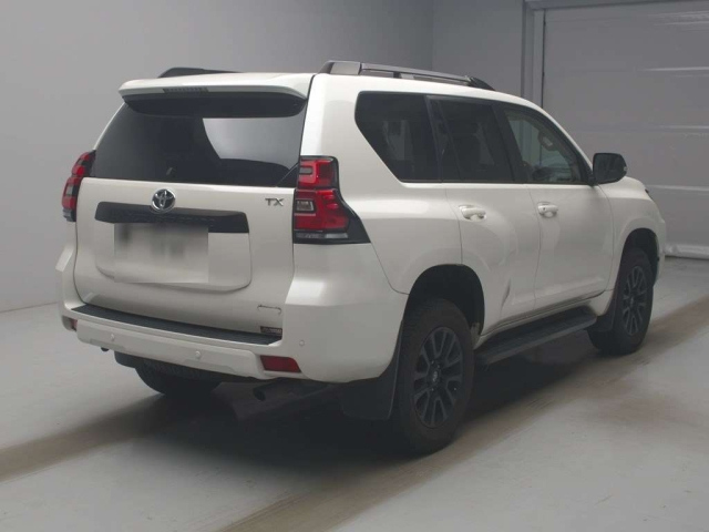 TOYOTA LAND CRUISER PRADO 2023