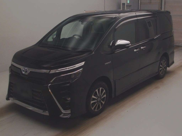 TOYOTA VOXY 2021