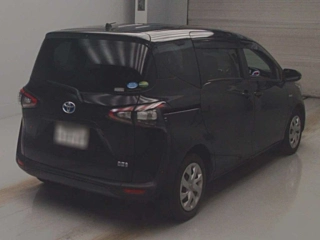 TOYOTA SIENTA 2016