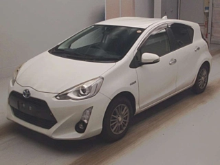 TOYOTA AQUA 2017