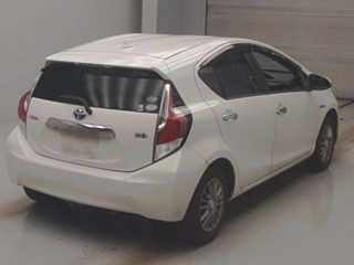 TOYOTA AQUA 2017