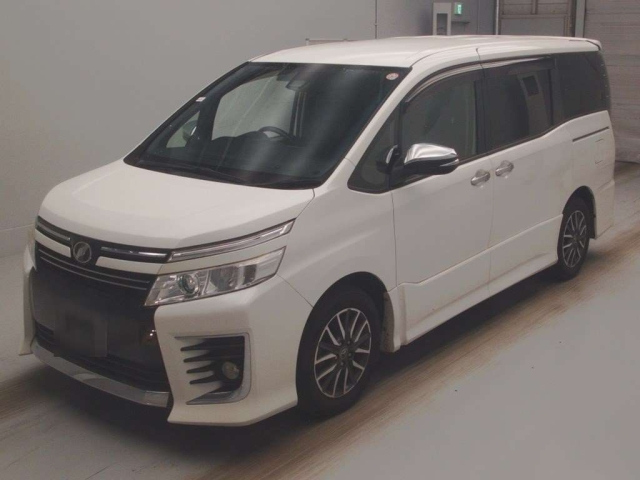 TOYOTA VOXY 2016