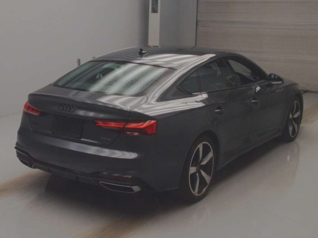 AUDI A5 2022