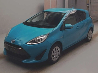 TOYOTA AQUA 2017