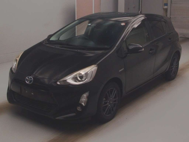 TOYOTA AQUA 2016