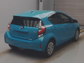 TOYOTA AQUA 2017