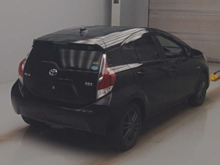 TOYOTA AQUA 2016