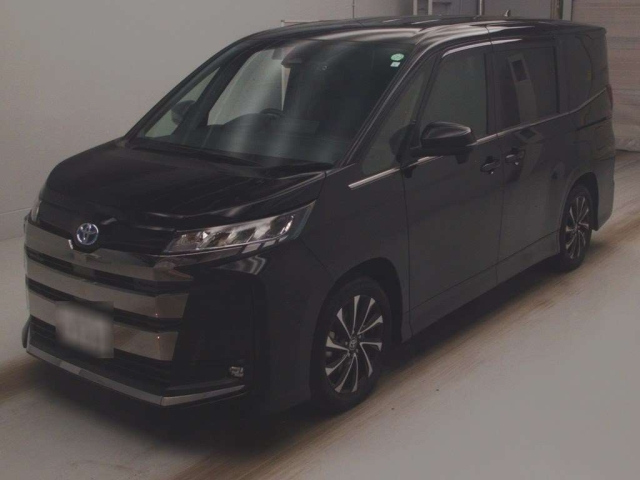 TOYOTA NOAH 2023