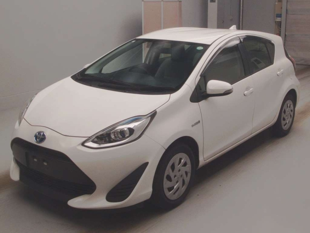 TOYOTA AQUA 2018