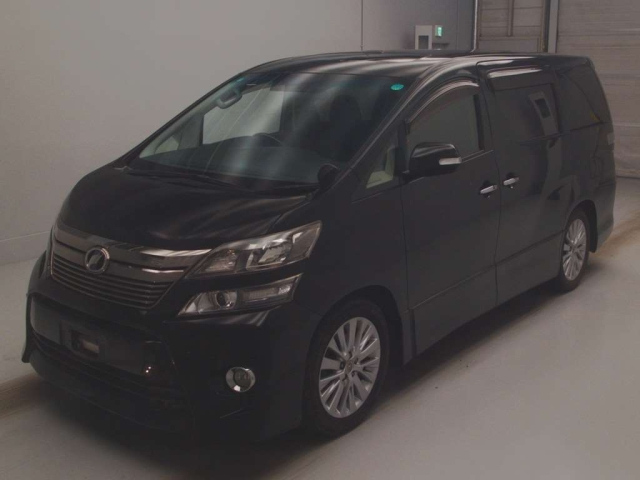 TOYOTA VELLFIRE 2013