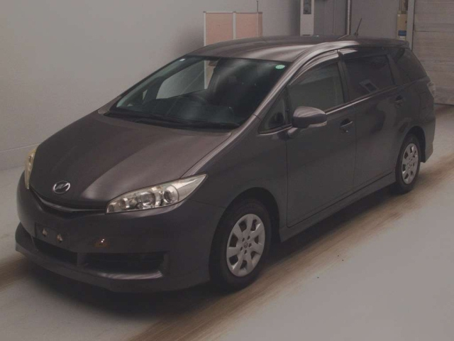 TOYOTA WISH 2013
