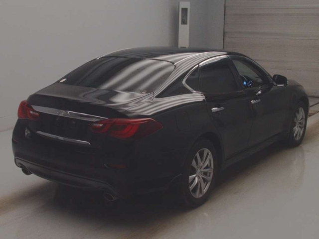 NISSAN FUGA 2015