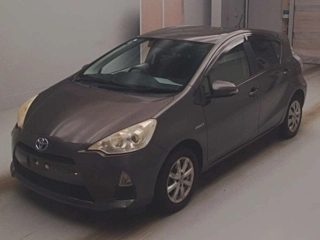 TOYOTA AQUA 2013