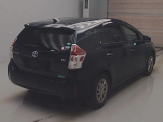 TOYOTA PRIUS ALPHA 2017