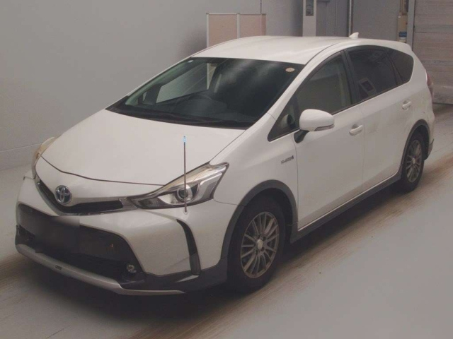 TOYOTA PRIUS ALPHA 2015