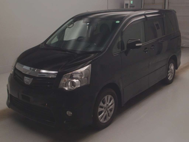 TOYOTA NOAH 2012