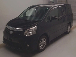 TOYOTA NOAH 2012