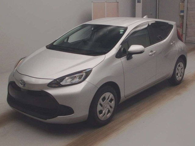 TOYOTA AQUA 2022