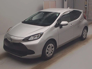 TOYOTA AQUA 2022