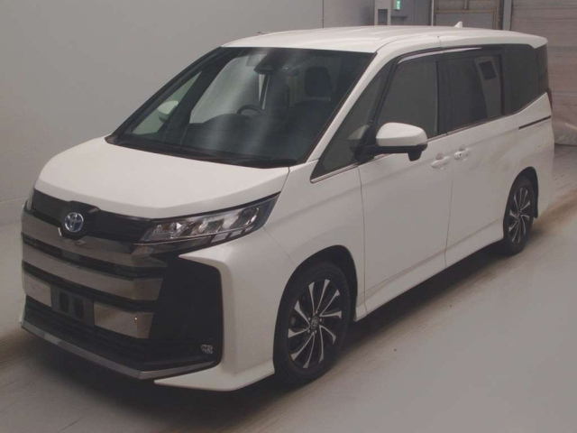 TOYOTA NOAH 2022