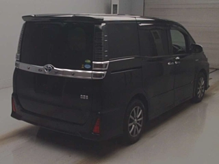 TOYOTA VOXY 2018