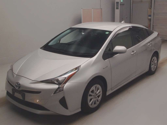 TOYOTA PRIUS 2018