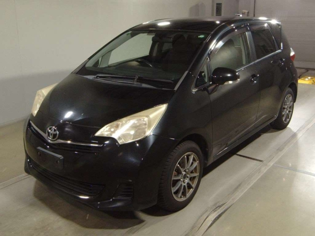 TOYOTA RACTIS 2011