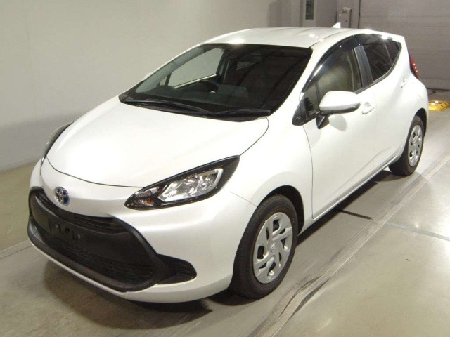 TOYOTA AQUA 2021