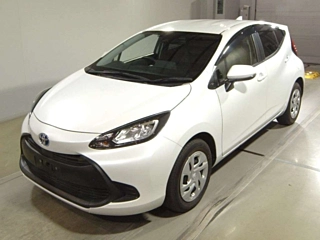 TOYOTA AQUA 2021