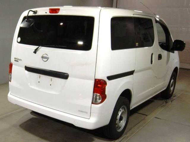 NISSAN NV200 2023