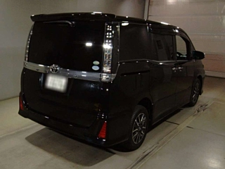 TOYOTA VOXY 2017