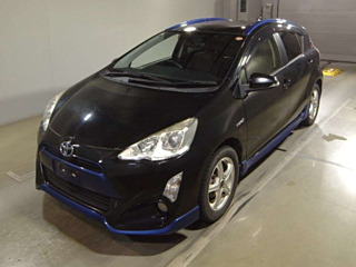 TOYOTA AQUA 2015