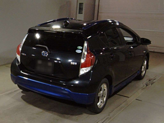 TOYOTA AQUA 2015