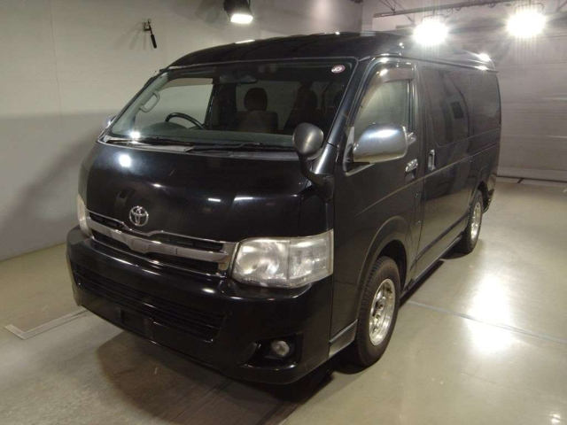 TOYOTA HIACE 2010