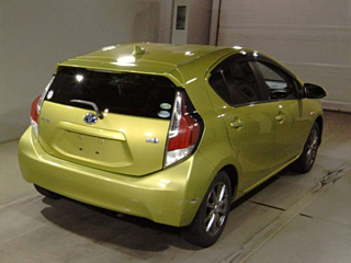 TOYOTA AQUA 2015
