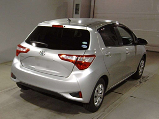 TOYOTA VITZ 2018