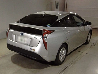 TOYOTA PRIUS 2017