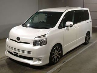 TOYOTA VOXY 2009