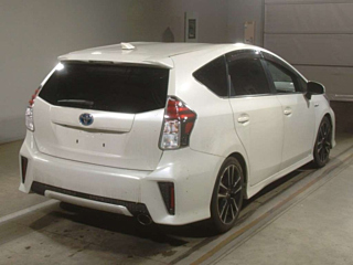 TOYOTA PRIUS ALPHA 2016