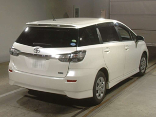 TOYOTA WISH 2013