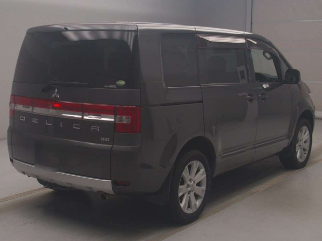 MITSUBISHI DELICA D5 2016