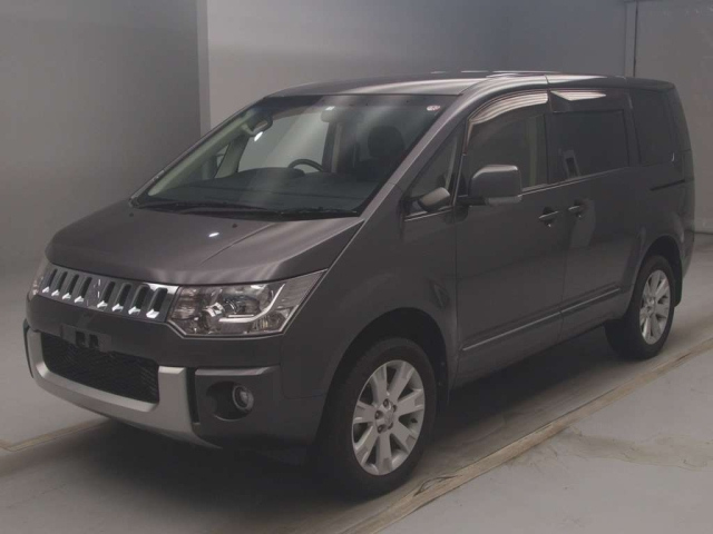 MITSUBISHI DELICA D5 2016