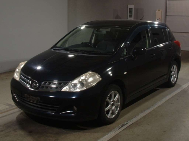 NISSAN TIIDA 2010